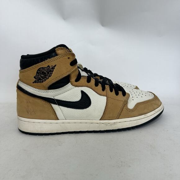 Athletic_Shoes